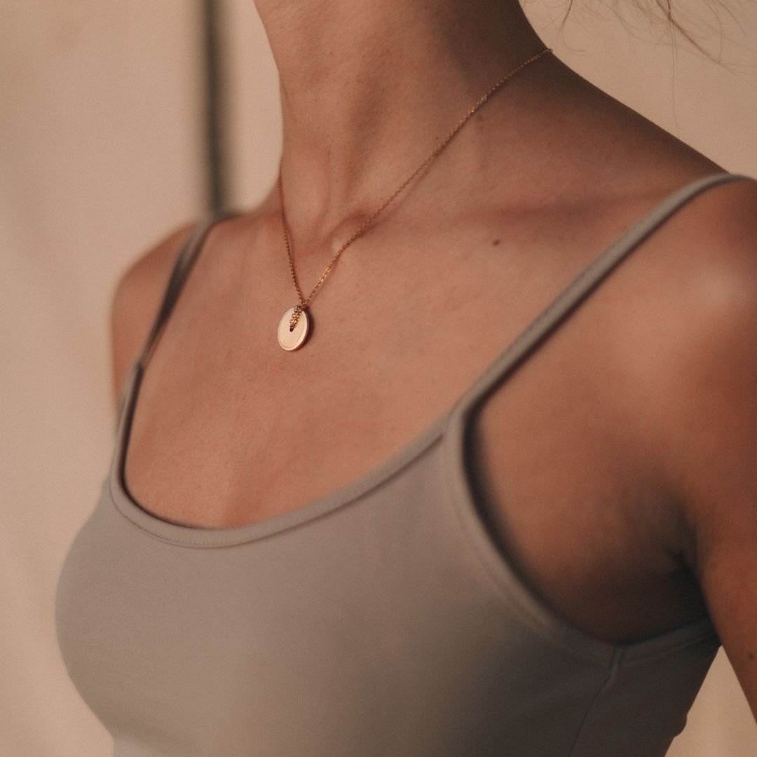 Collier CHARLOTTE Small 5 Collier Charlotte small porté